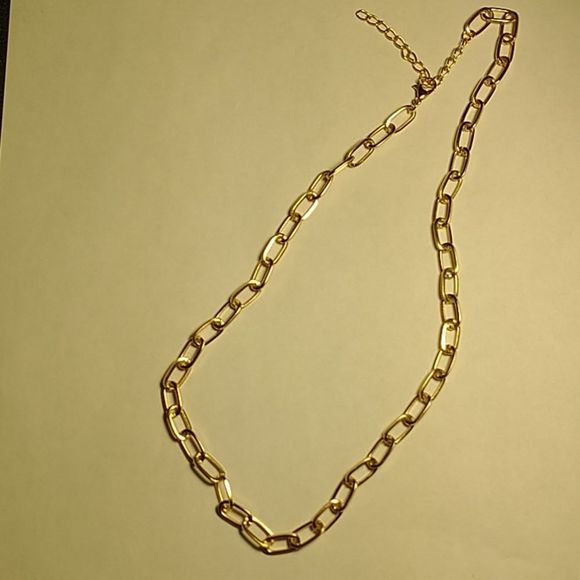 Trendy Chunky Gold Chain Necklace! - Picture 4 of 4
